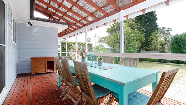 Outdoor dining