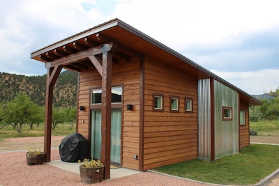 Zion/Bryce Tiny House #5 in apple orchard! Sleeps 4