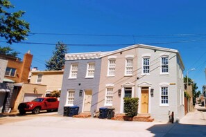 312 Millers Court NE - excellent location three blocks to Capitol