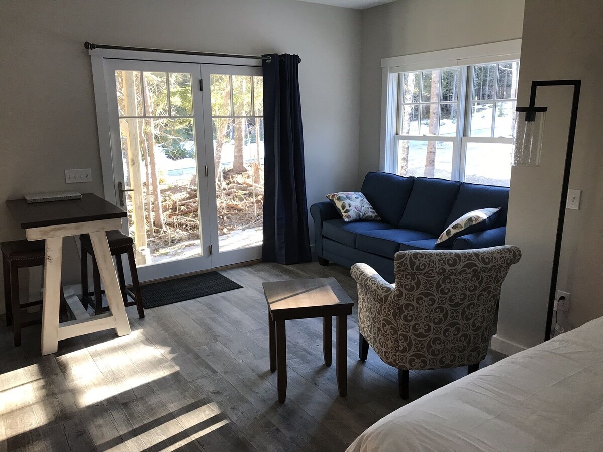 Acadia Studio Newer Construction! Modern hotel feel in the quaint Maine woods