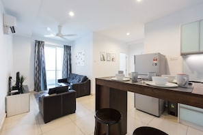 Modern Condo Located At Gurney Drive