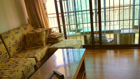 LIVING RM  1
