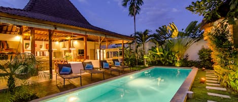 Large group Villa in Seminyak for 24 pax