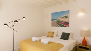 A comfortable queen bed freshly made with high quality bed linen.
#comfort #quality #modern #portugal #pt #lisbon