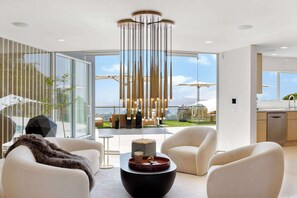 Design-forward and intimate. Ideal for aperitifs or quiet reflection.