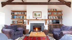 Sitting room cont