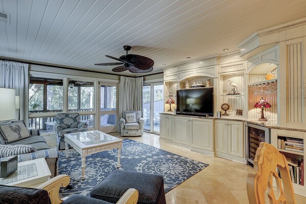 1205 Tennismaster Living Areas (12)