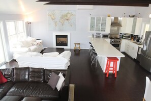 Kitchen - fireplace setting - tv seating