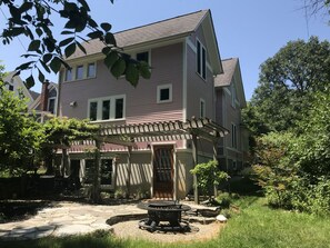 The 3-story back half of the house is a modern addition.
