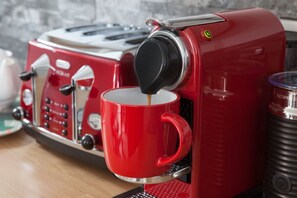 Kaffee und/oder Kaffeemaschine