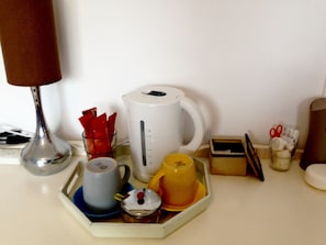 Kaffee und/oder Kaffeemaschine