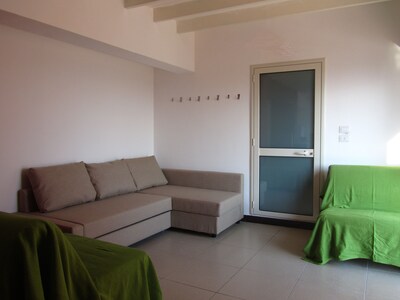 Seafront 2-Bedrooms Apartment  With Perfect View Over The Sea&etna!