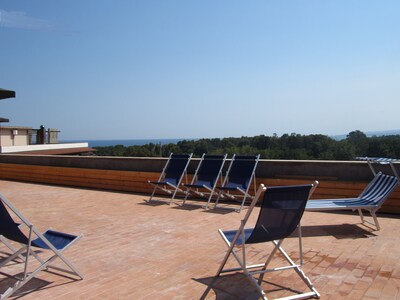 Seafront 2-Bedrooms Apartment  With Perfect View Over The Sea&etna!