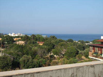 Seafront 2-Bedrooms Apartment  With Perfect View Over The Sea&etna!