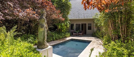 Private soaking pool in your front yard