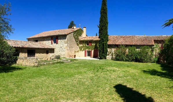 Restored 18th century farmhouse