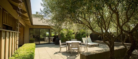 A beautiful courtyard garden