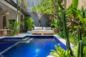 Private pool