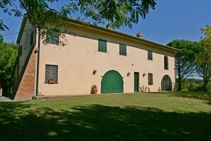 Building Exterior, Garden