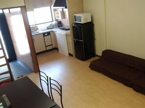 2 MIN FROM NAMBA, 3 ROOM HOUSE FOR 11