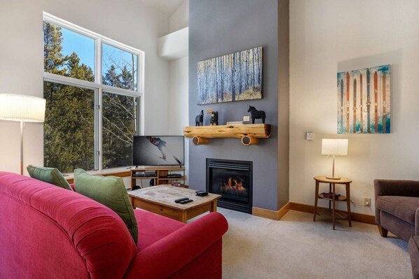 Spacious Living With Great Views