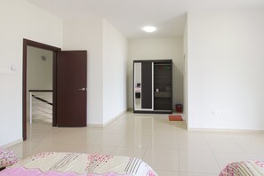 Deluxe Room (view2)