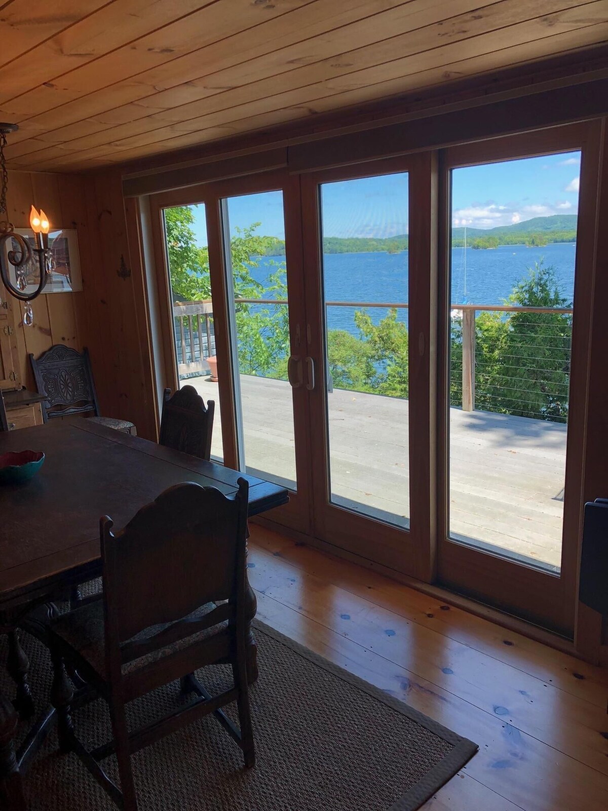Charming Lake Cottage with Spectacular Views, Easy Water Access and Private Dock