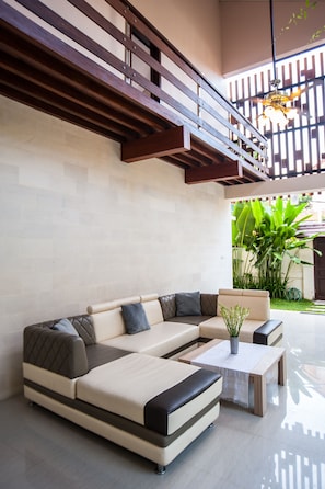 Hidden Villa Seminyak, 4bedrooms, 4bath,