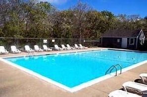 Private association pool just steps away. Just refurbished with salt water. 
