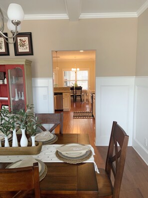 Dining room into kitchen