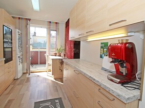 Room, Property, Interior Design, Building, Floor, Countertop, House, Furniture, Ceiling, Wood Flooring
