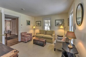Den | 1st Floor | Flat-Screen TV w/ Cable