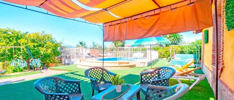 Cubo's Casa María los Javieles / wifi gratis / piscina privada