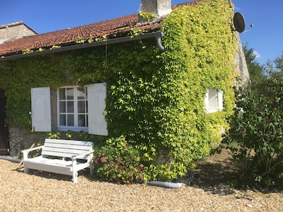 Le Barail near St. Emilion - family friendly and relaxing