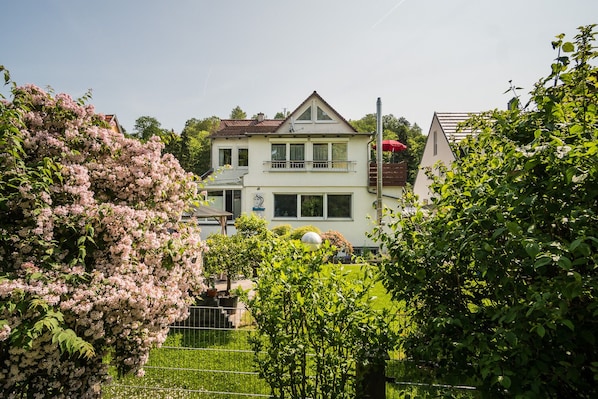 Ferienwohnung, 85qm mit 2 Schlafzimmer und Balkon für max. 5 Personen-OUTSIDE