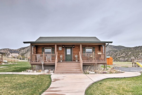 Explore scenic Sterling from this 1-bedroom, 1-bath vacation rental cabin.