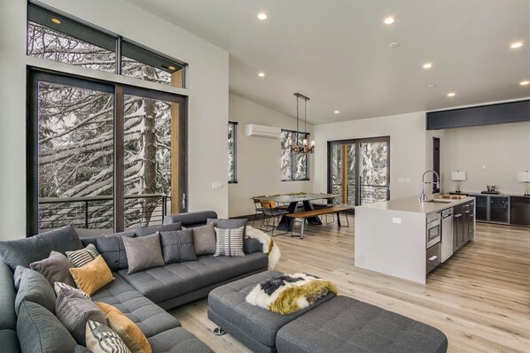 Magnificent luxury home on Schweitzer Mountain