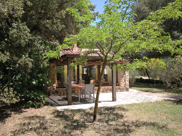 The little house in Provence, quiet and sunny