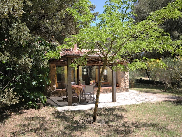 The little house in Provence, quiet and sunny