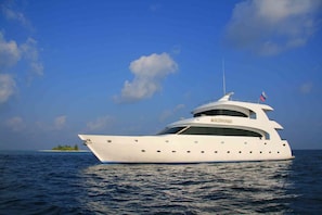 Maldives Safari Yacht Cruise - Maldives Travel Company