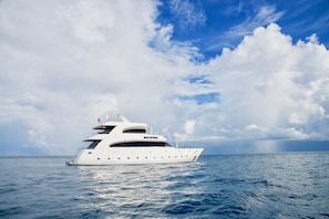 Maldives Safari Yacht Cruise - Maldives Travel Company