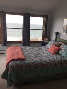 Ocean Front 2 bedroom house in cozy Breakwater Village! 