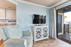 Living Area/TV