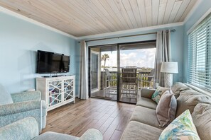 Living Area/View