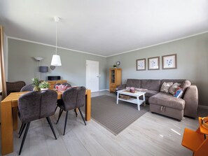 Wohn- und Esszimmer