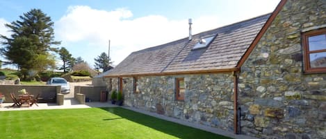 Stunning barn conversion - with wooden beams and woodburner  