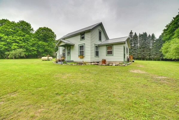 Fife Lake Vacation Rental | 3BR | 1BA | 1,500 Sq Ft | 2 Steps Required