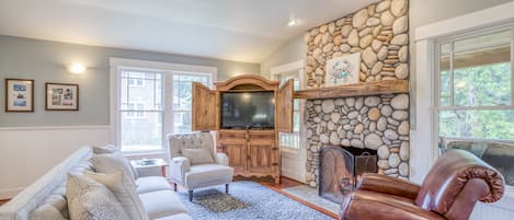 Living Room with Amenities