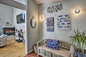 Living Room | Fire Place | Smart TV