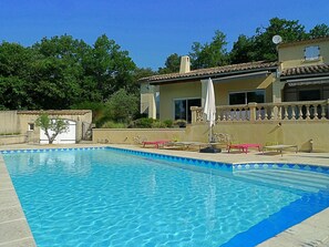 Villa Provençale avec piscine clôturée et chauffée